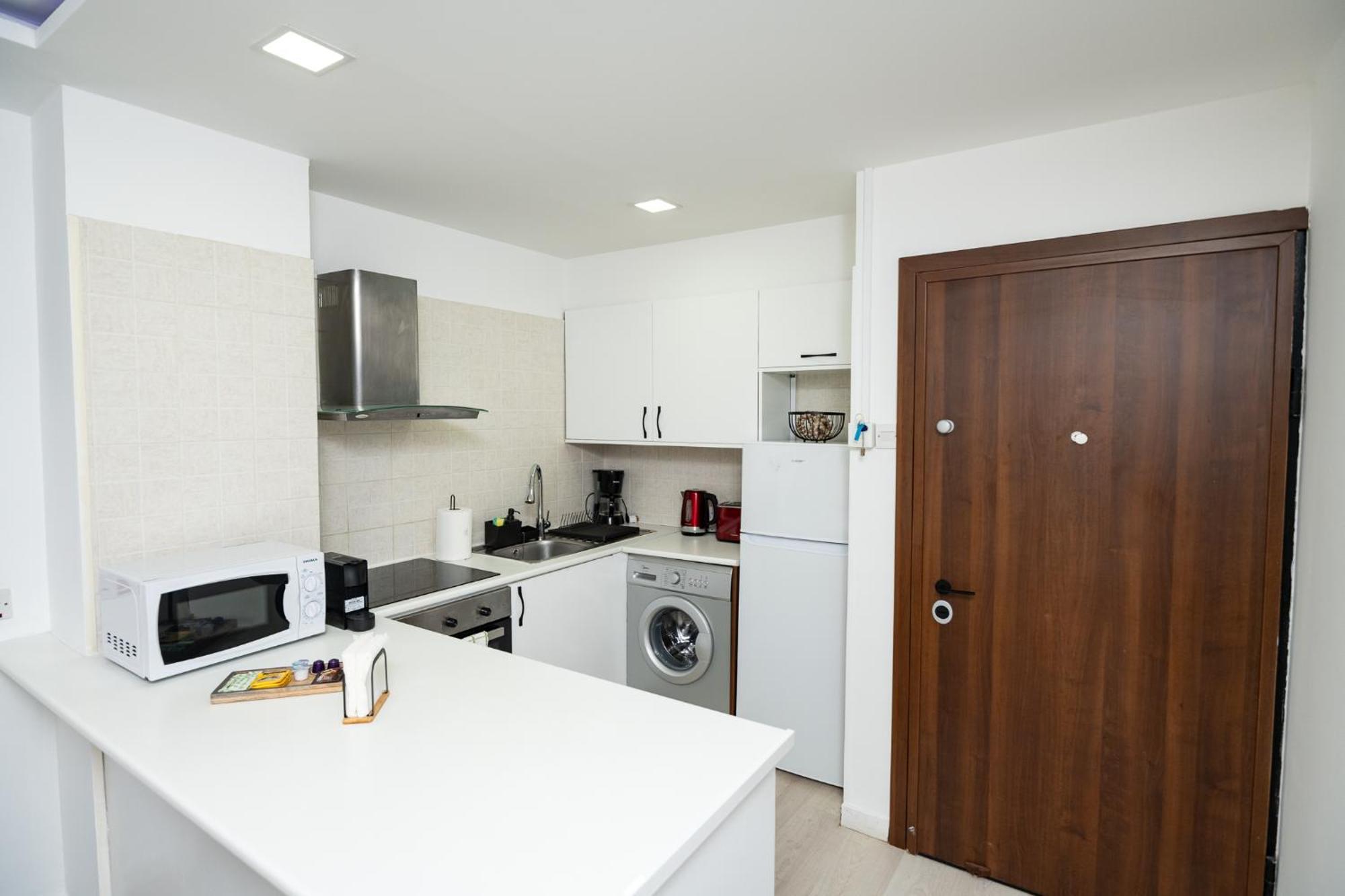 Lazuli Beach & Pool Apartment 501 Larnaca Exterior photo