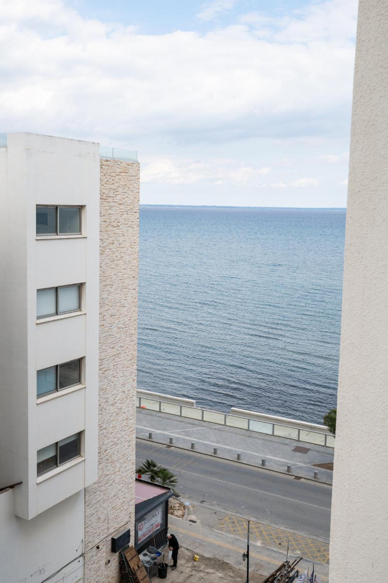 Lazuli Beach & Pool Apartment 501 Larnaca Exterior photo
