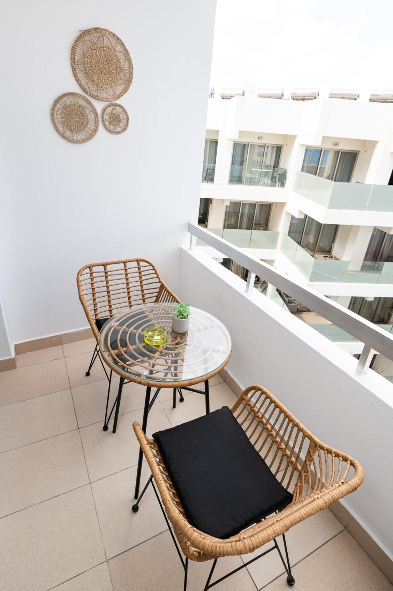 Lazuli Beach & Pool Apartment 501 Larnaca Exterior photo